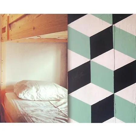 Hostal Atlas *