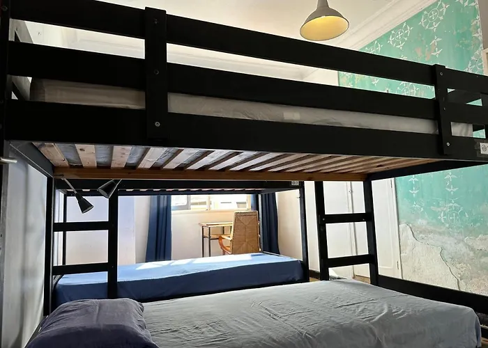 Atlas אכסניה *