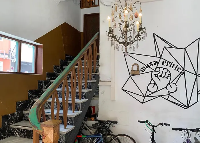 אכסניה Atlas *