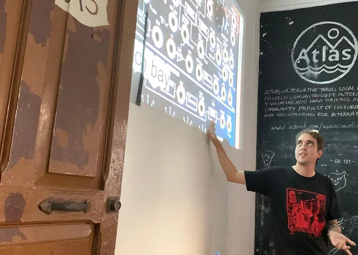 Atlas אכסניה *